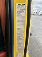 Slide images of 2023 VOLVO VNL64T760