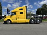 Slide images of 2022 VOLVO VNL64T760