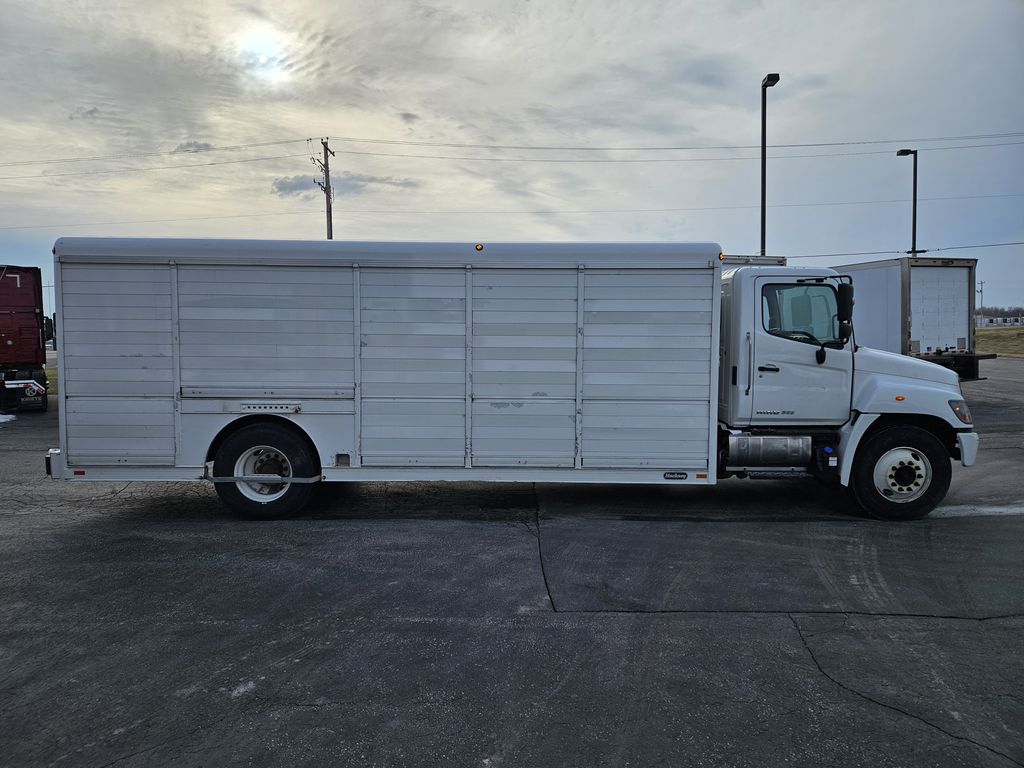 Slide images of 2019 HINO 268A 