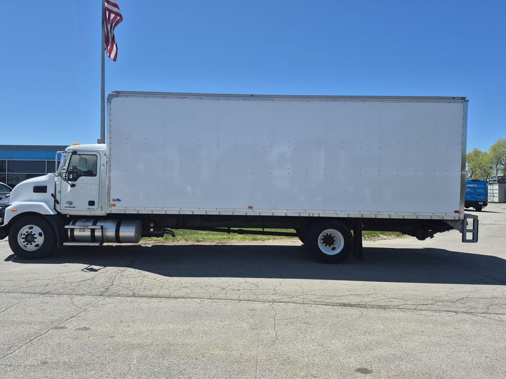 Slide images of 2021 MACK MD642