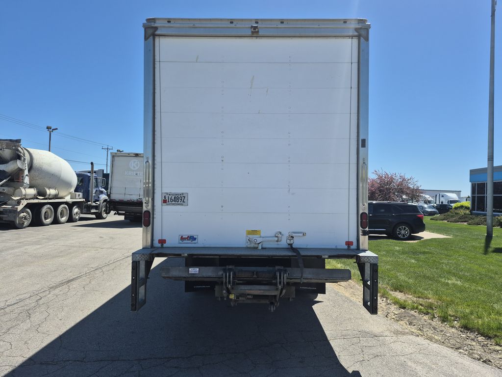 Slide images of 2021 MACK MD642