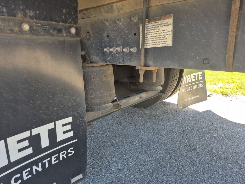 Slide images of 2021 MACK MD642