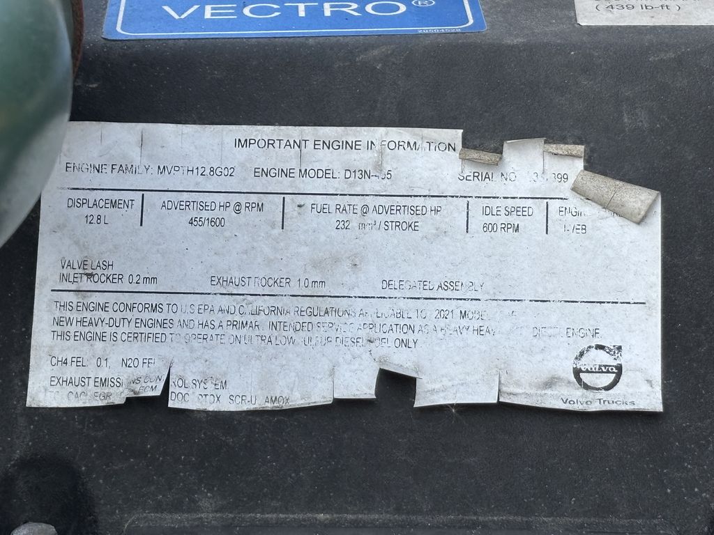 Slide images of 2022 VOLVO VNL64T760