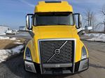 Slide images of 2022 VOLVO VNL64T760