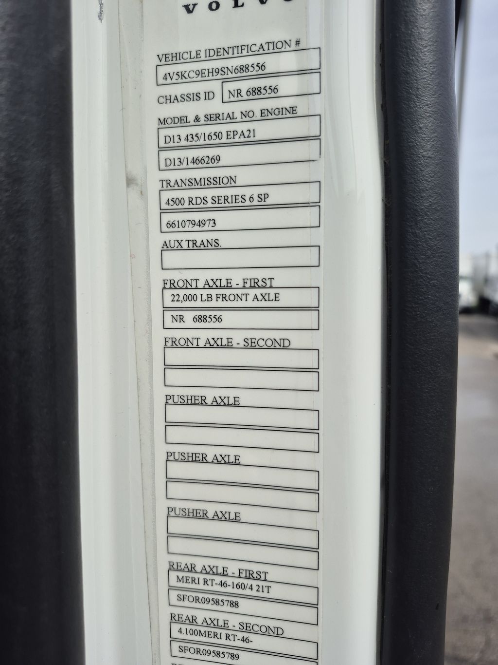 Slide images of 2025 VOLVO VHD64B300