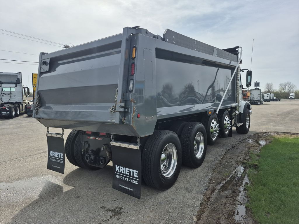 Slide images of 2025 VOLVO VHD64B300