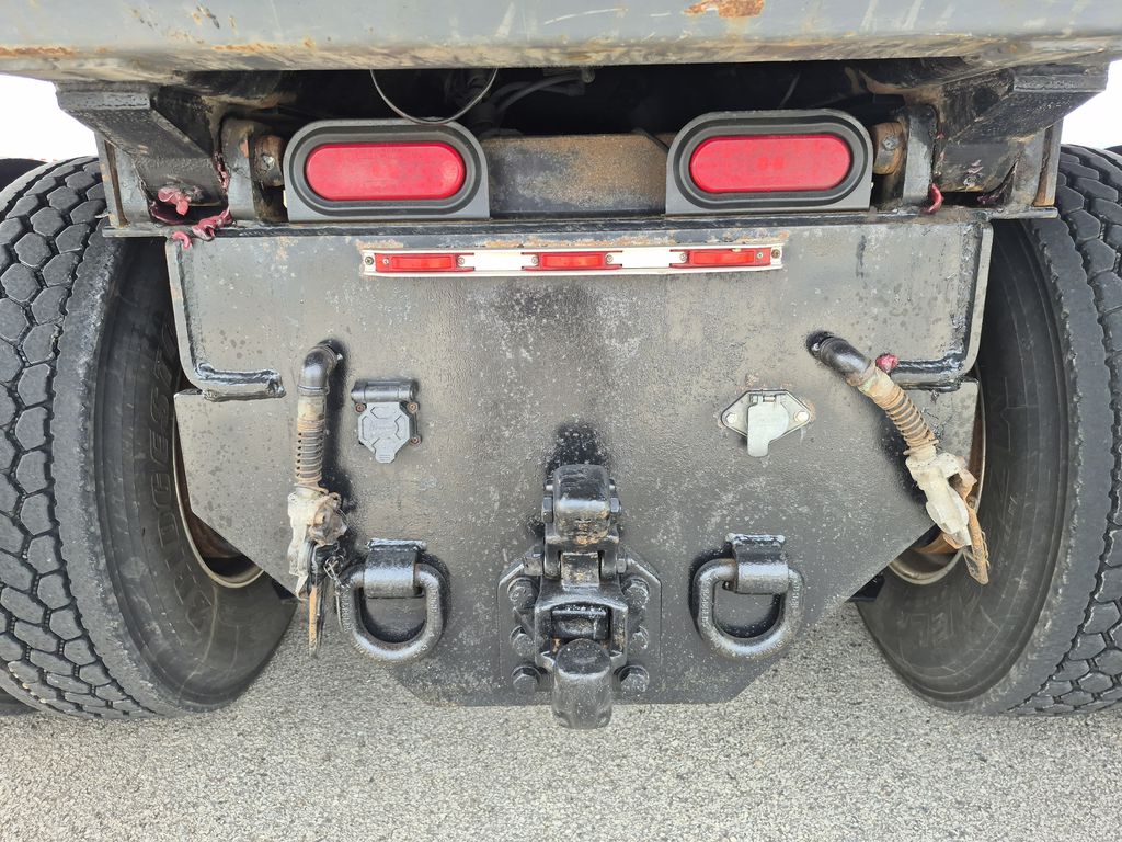 Slide images of 2025 VOLVO VHD64B300