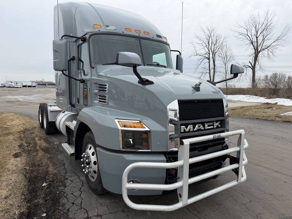 Slide images of 2019 MACK AN64T