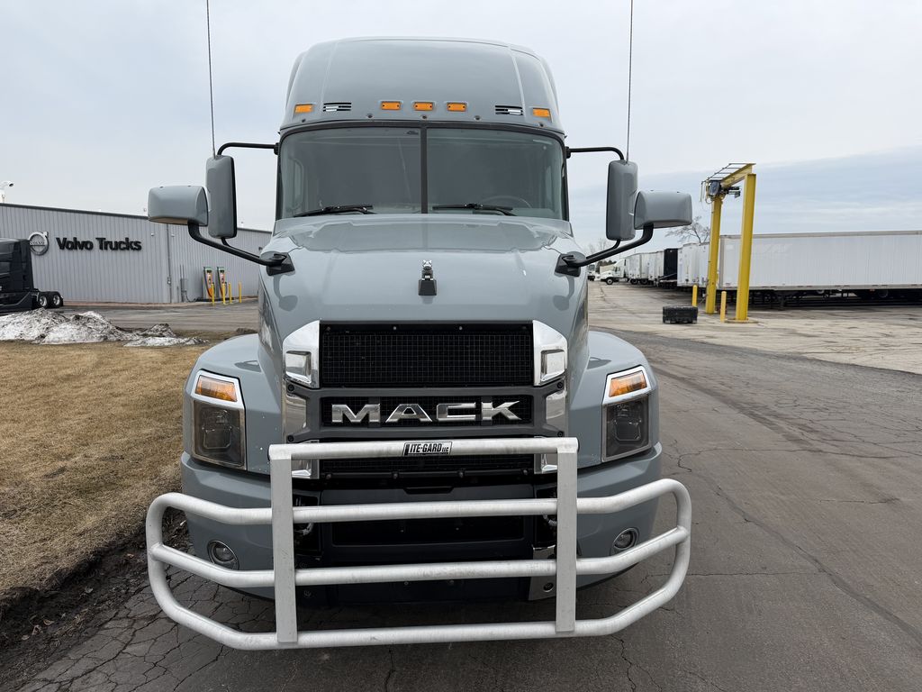 Slide images of 2019 MACK AN64T