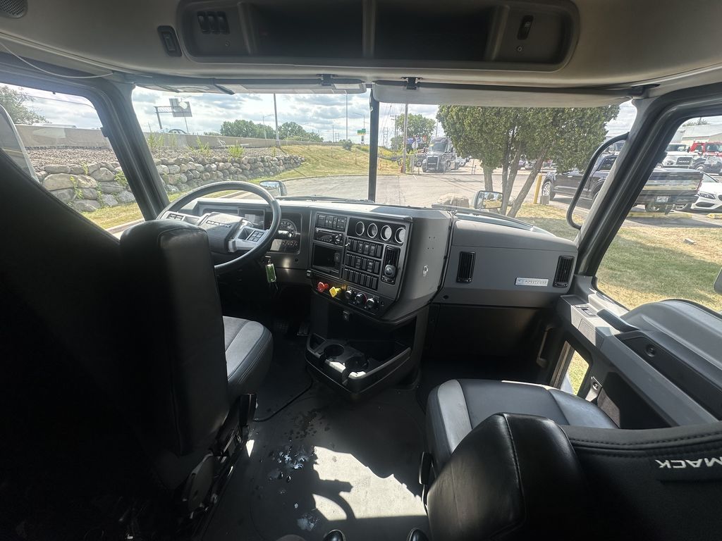 Slide images of 2019 MACK AN64T