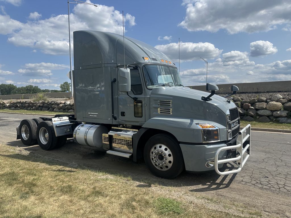 Slide images of 2019 MACK AN64T
