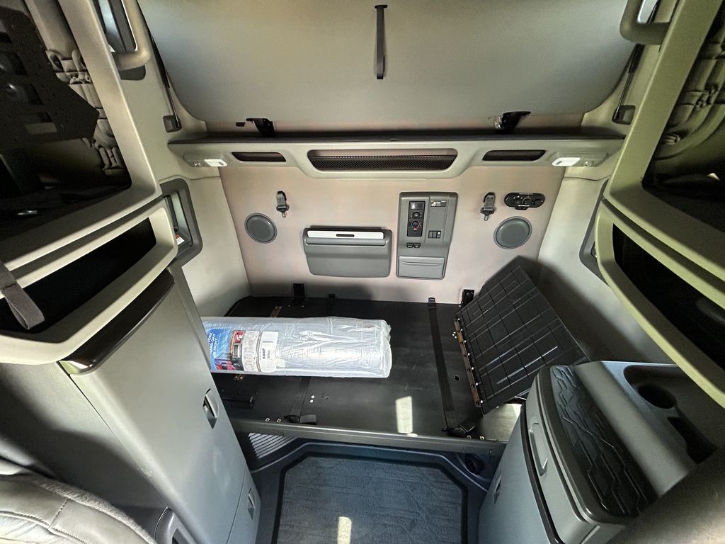 Slide images of 2023 VOLVO VNL64T760