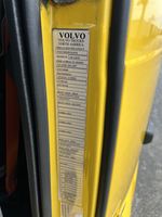 Slide images of 2023 VOLVO VNL64T760