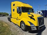 Slide images of 2023 VOLVO VNL64T760