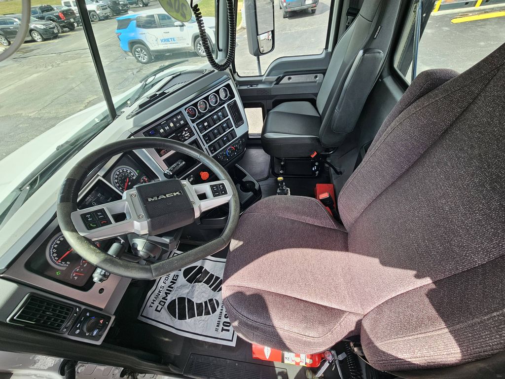 Slide images of 2021 MACK AN64T