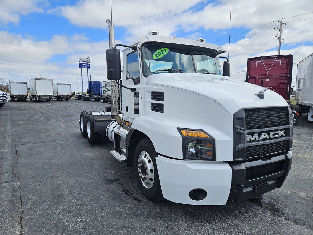 Slide images of 2021 MACK AN64T