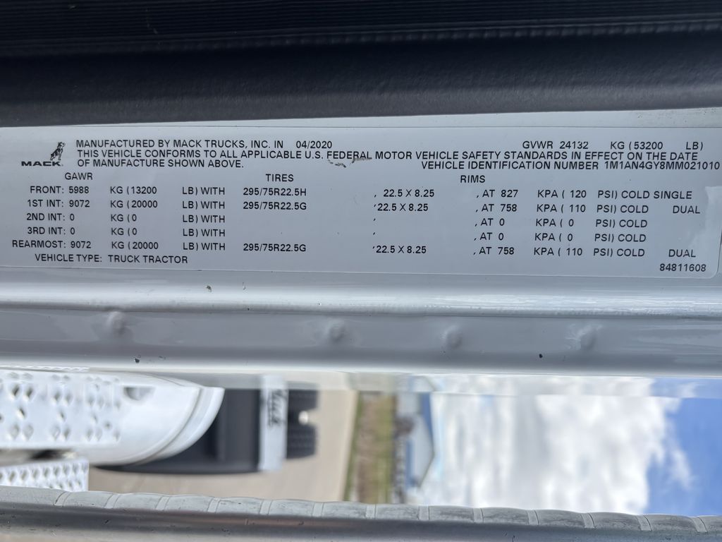 Slide images of 2021 MACK AN64T