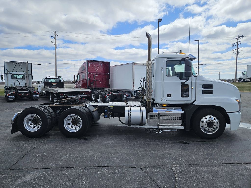 Slide images of 2021 MACK AN64T