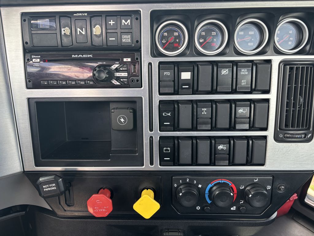 Slide images of 2021 MACK AN64T