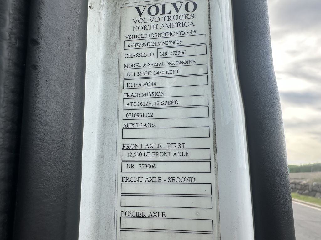 Slide images of 2021 VOLVO VNR42T300