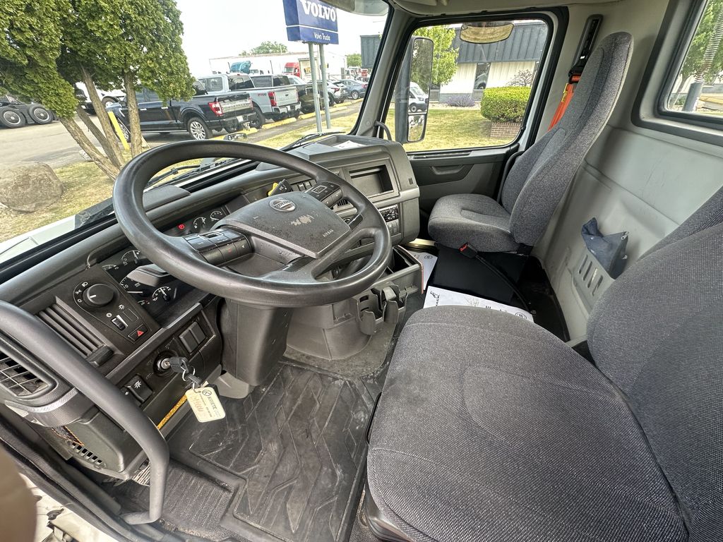 Slide images of 2021 VOLVO VNR42T300