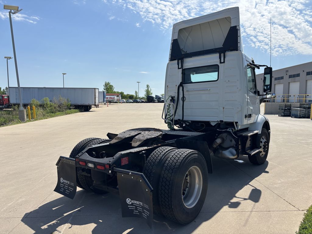 Slide images of 2021 VOLVO VNR42T-300