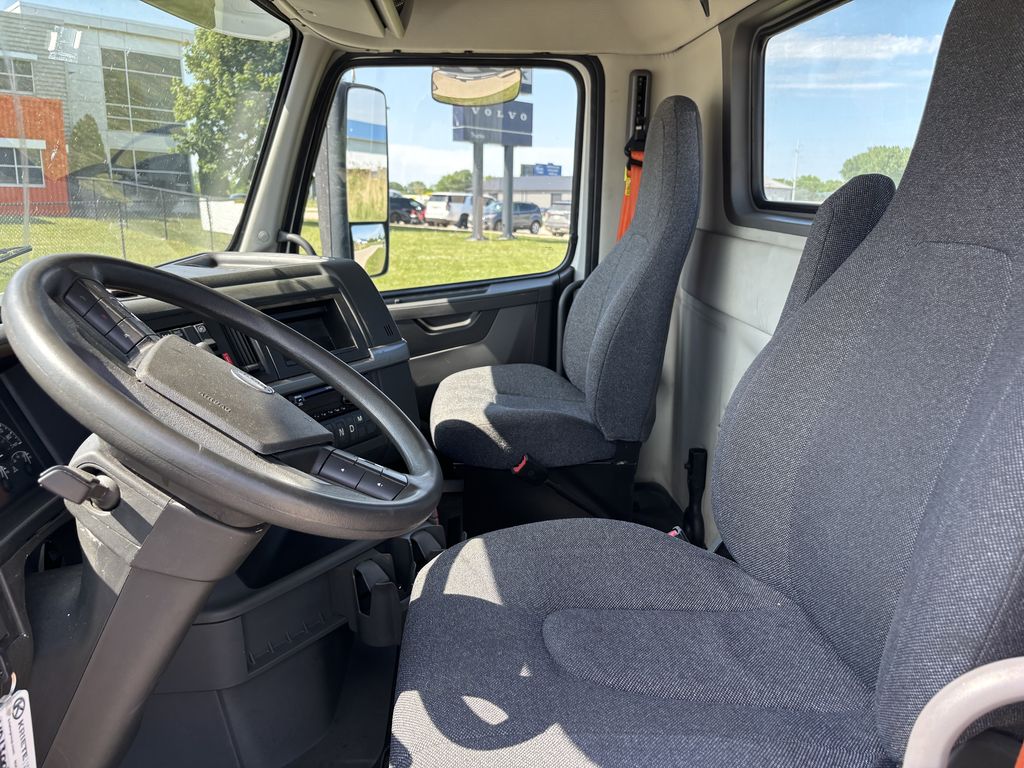 Slide images of 2021 VOLVO VNR42T-300
