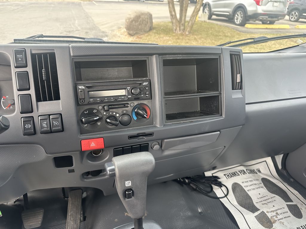 Slide images of 2022 ISUZU NPR