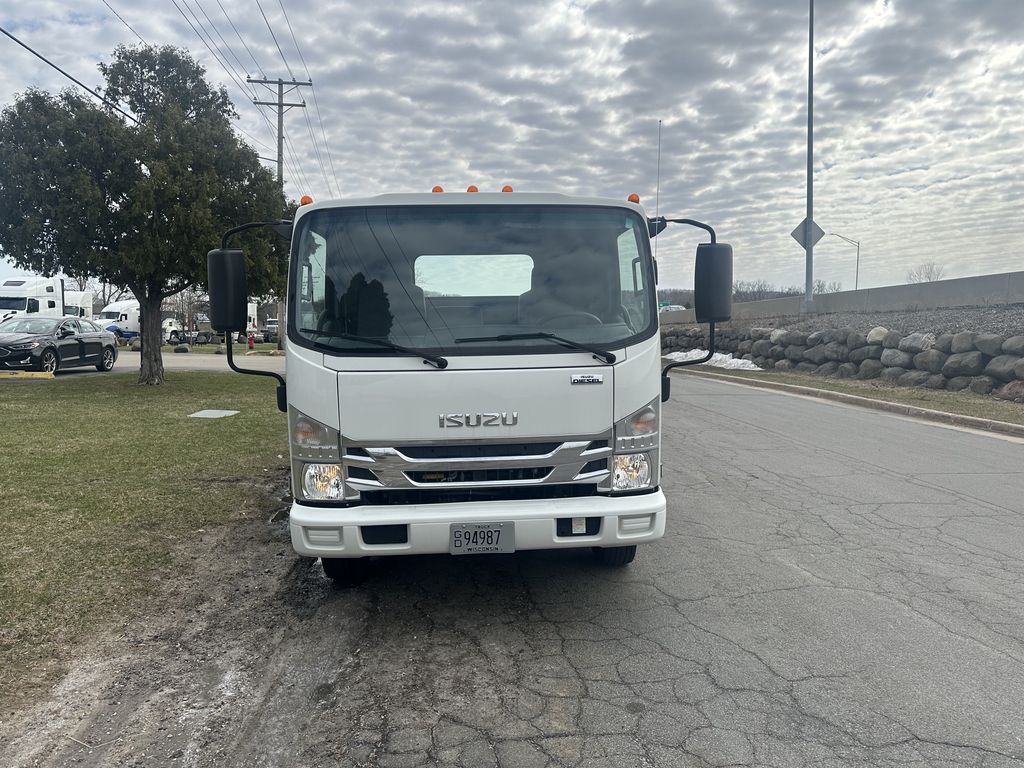 Slide images of 2022 ISUZU NPR
