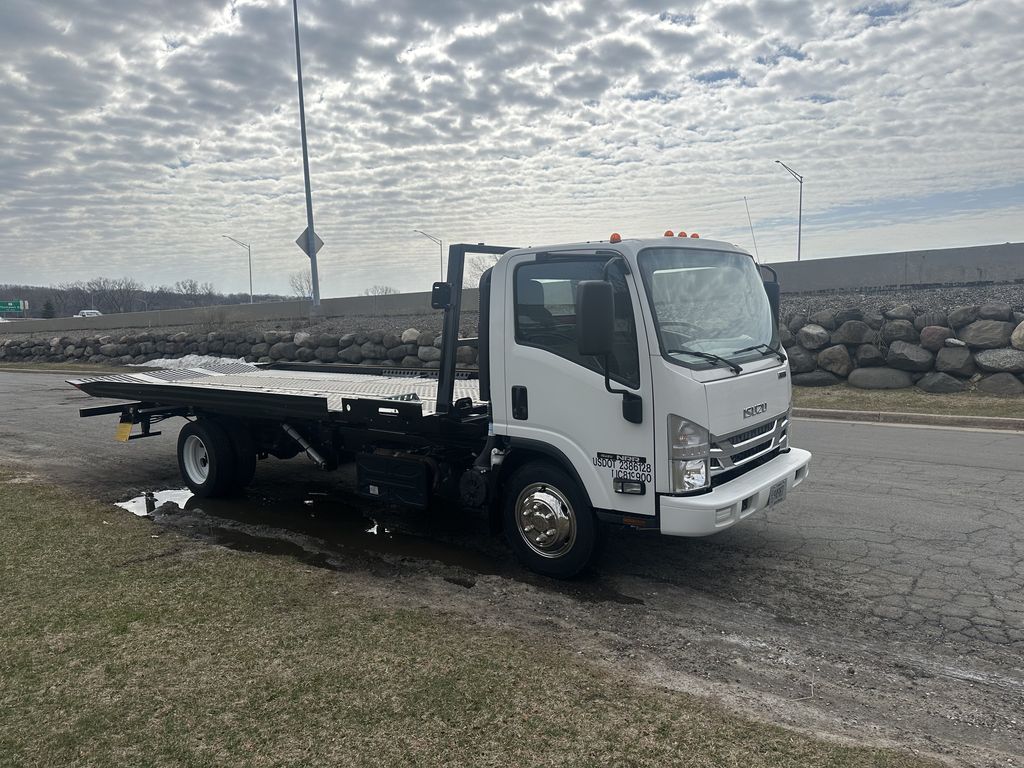 Slide images of 2022 ISUZU NPR