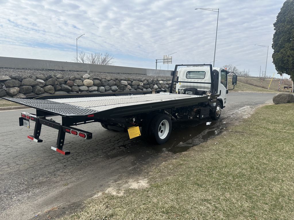 Slide images of 2022 ISUZU NPR