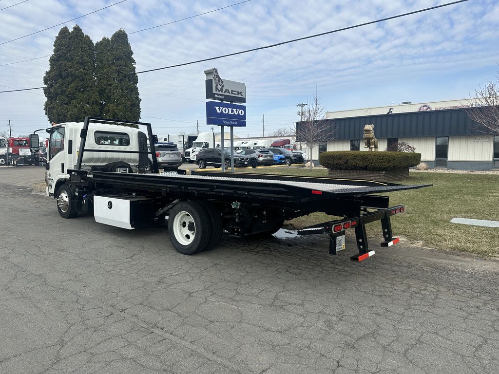 Slide images of 2022 ISUZU NPR