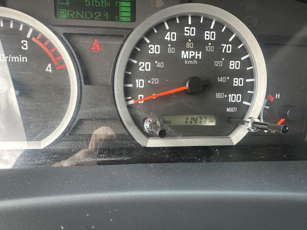 Slide images of 2022 ISUZU NPR