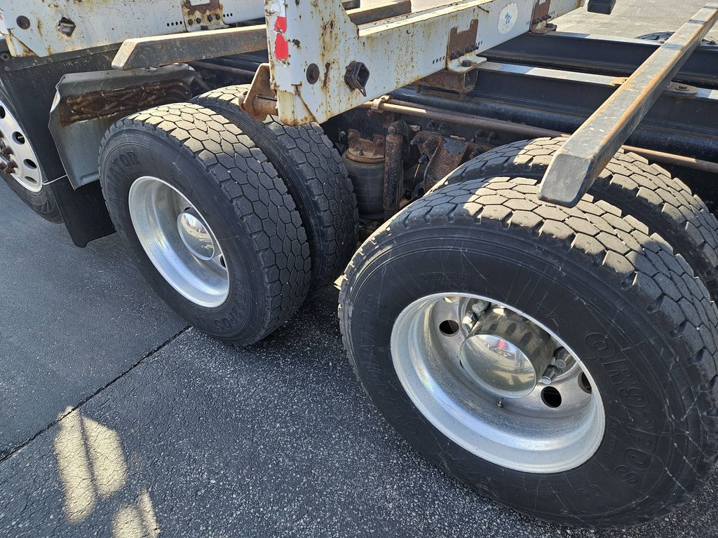 Slide images of 2021 MACK GRANITE