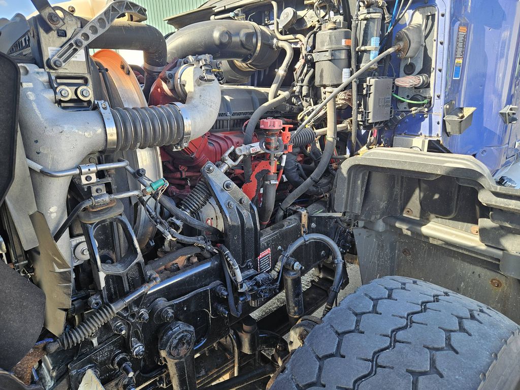 Slide images of 2021 MACK GRANITE