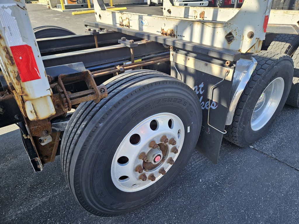 Slide images of 2021 MACK GRANITE