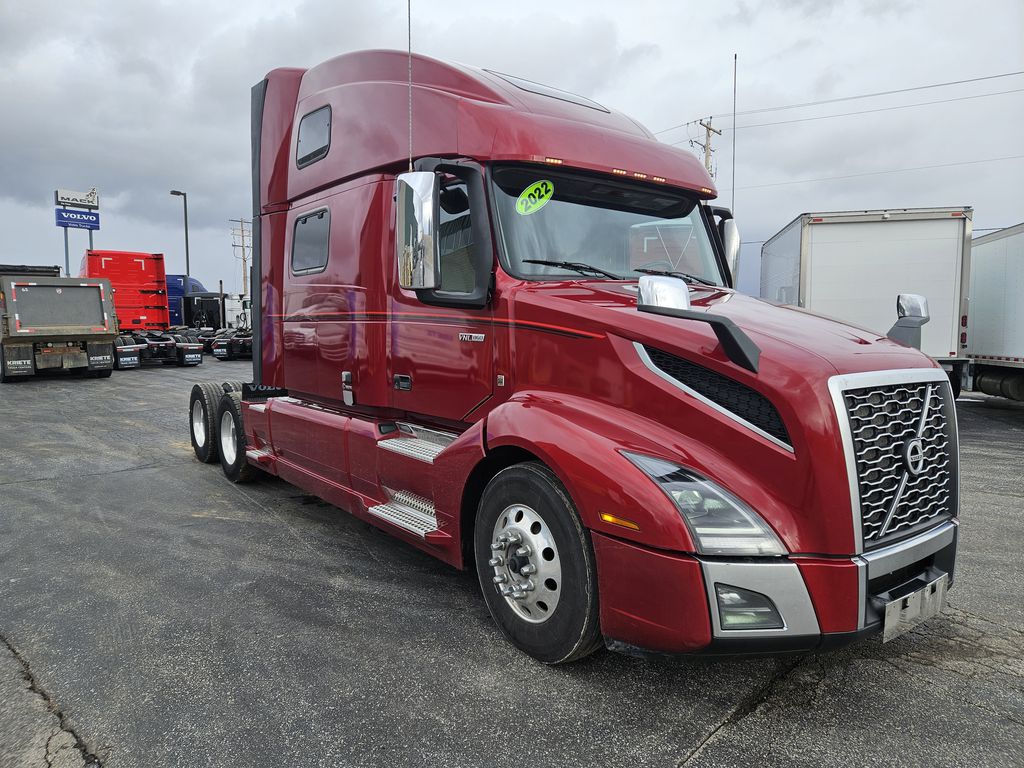 Slide images of 2022 VOLVO VNL64T860 