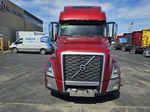 Slide images of 2022 VOLVO VNL64T860