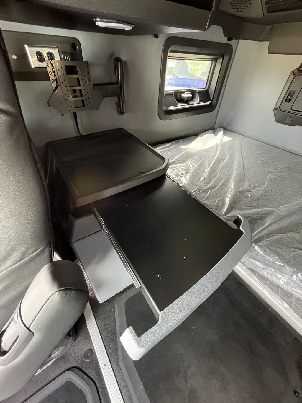 Slide images of 2026 MACK PIONEER 64T 76H