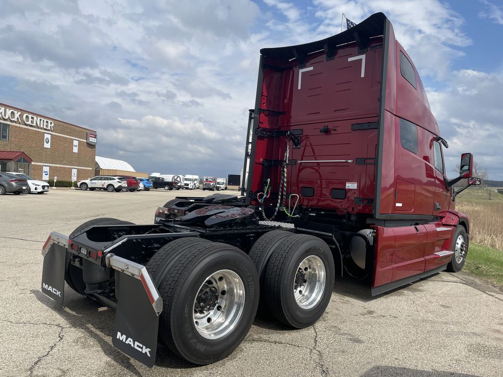 Slide images of 2026 MACK PIONEER 64T 76H