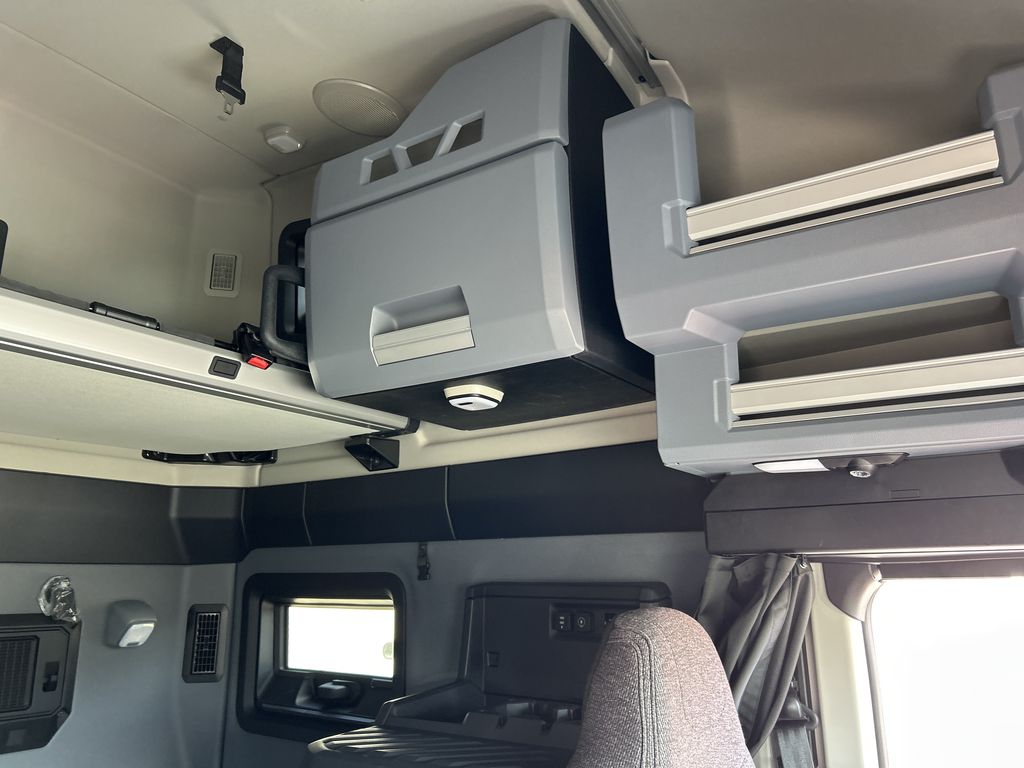 Slide images of 2026 MACK PIONEER 64T 76H