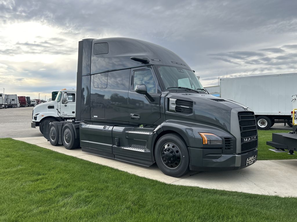 Slide images of 2026 MACK PIONEER 64T 76H