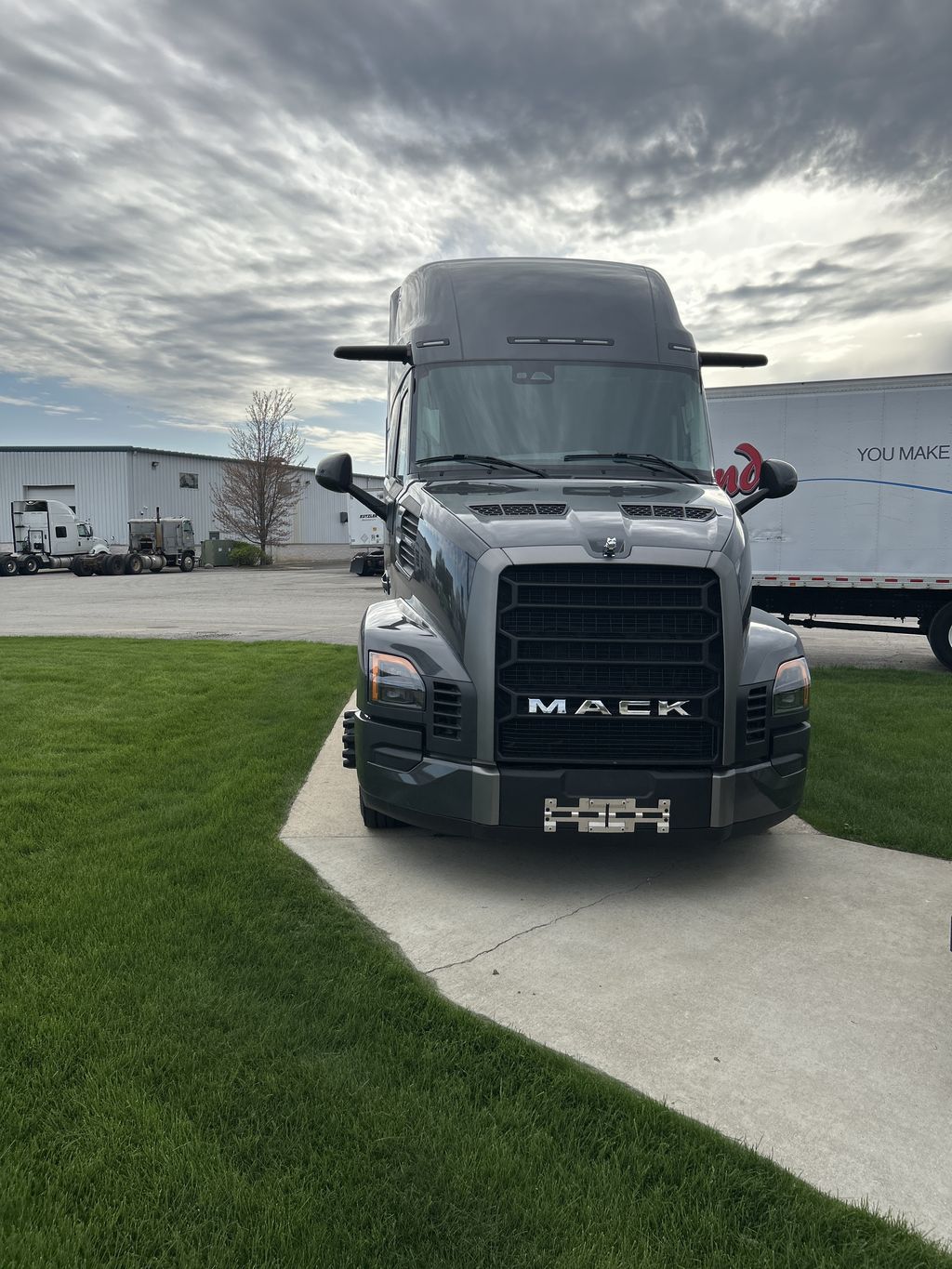 Slide images of 2026 MACK PIONEER 64T 76H