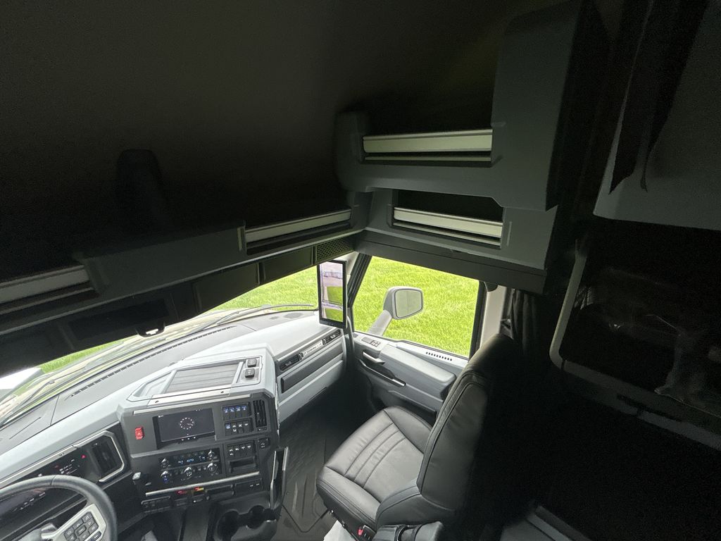 Slide images of 2026 MACK PIONEER 64T 76H