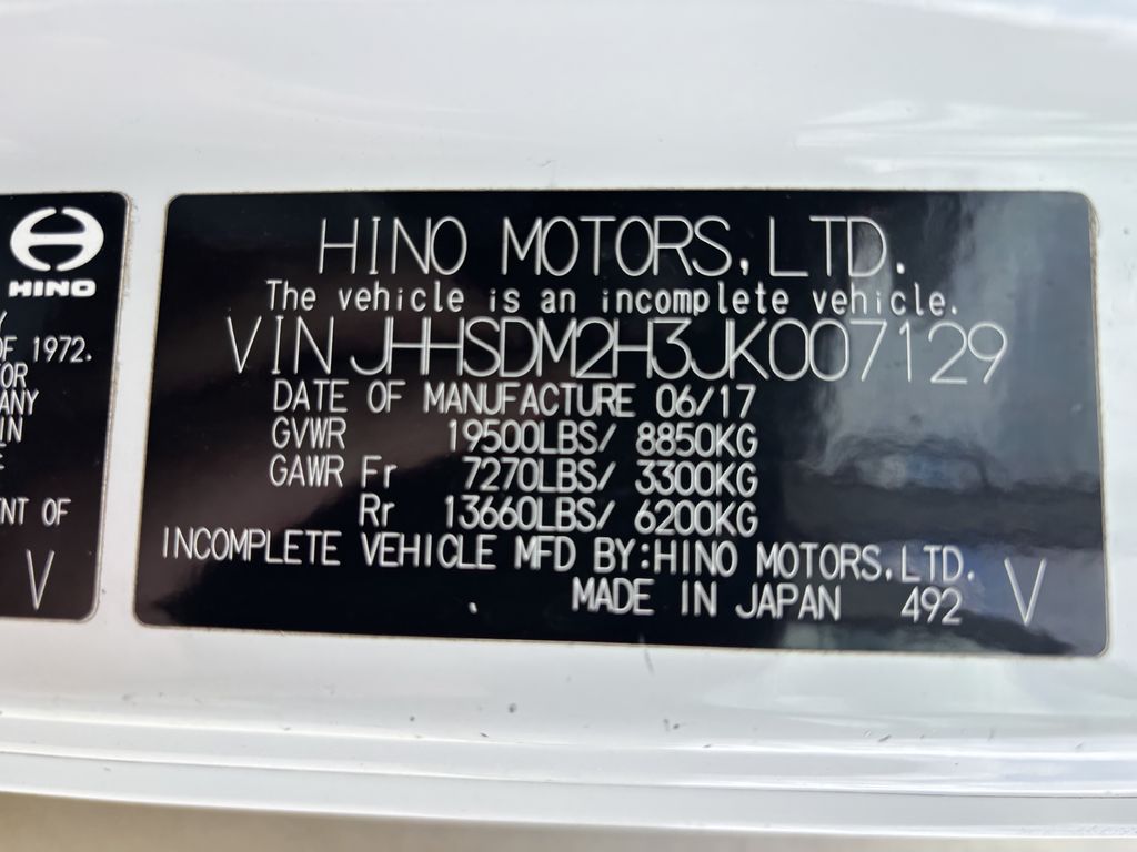 Slide images of 2018 HINO 195