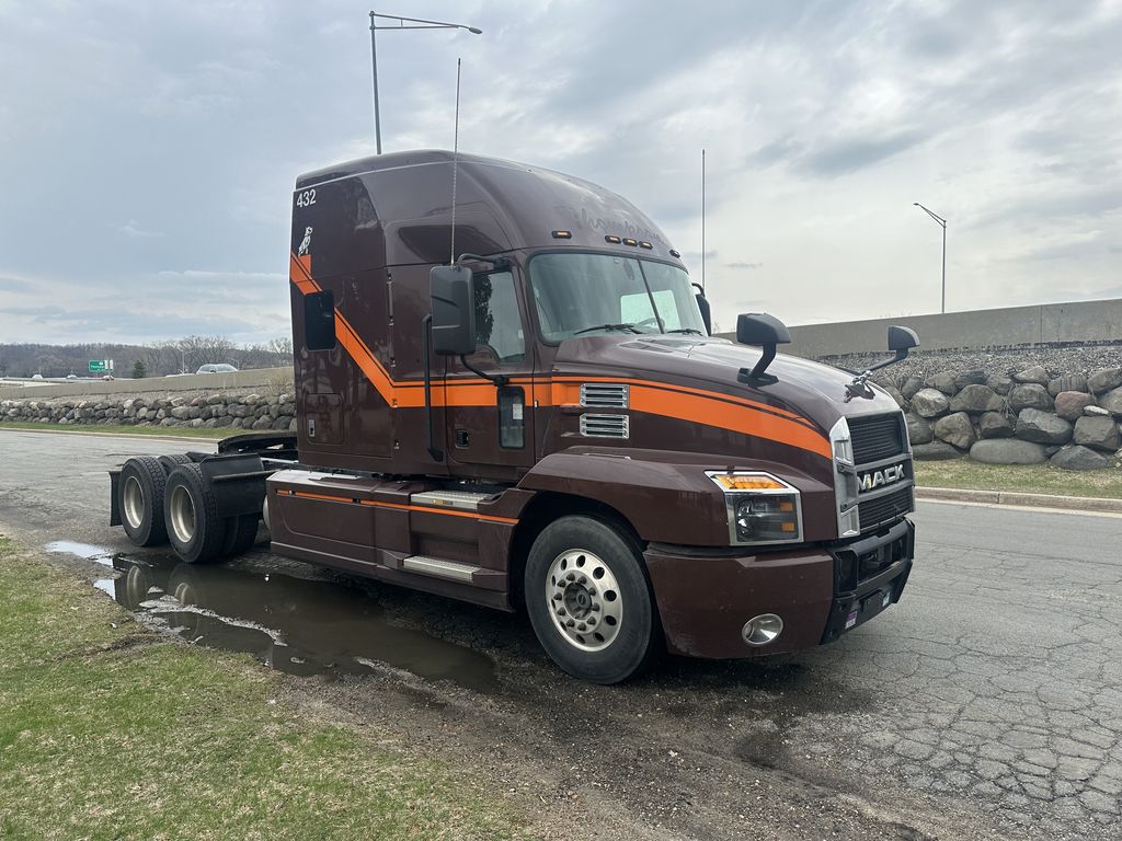 Slide images of 2019 MACK ANTHEM