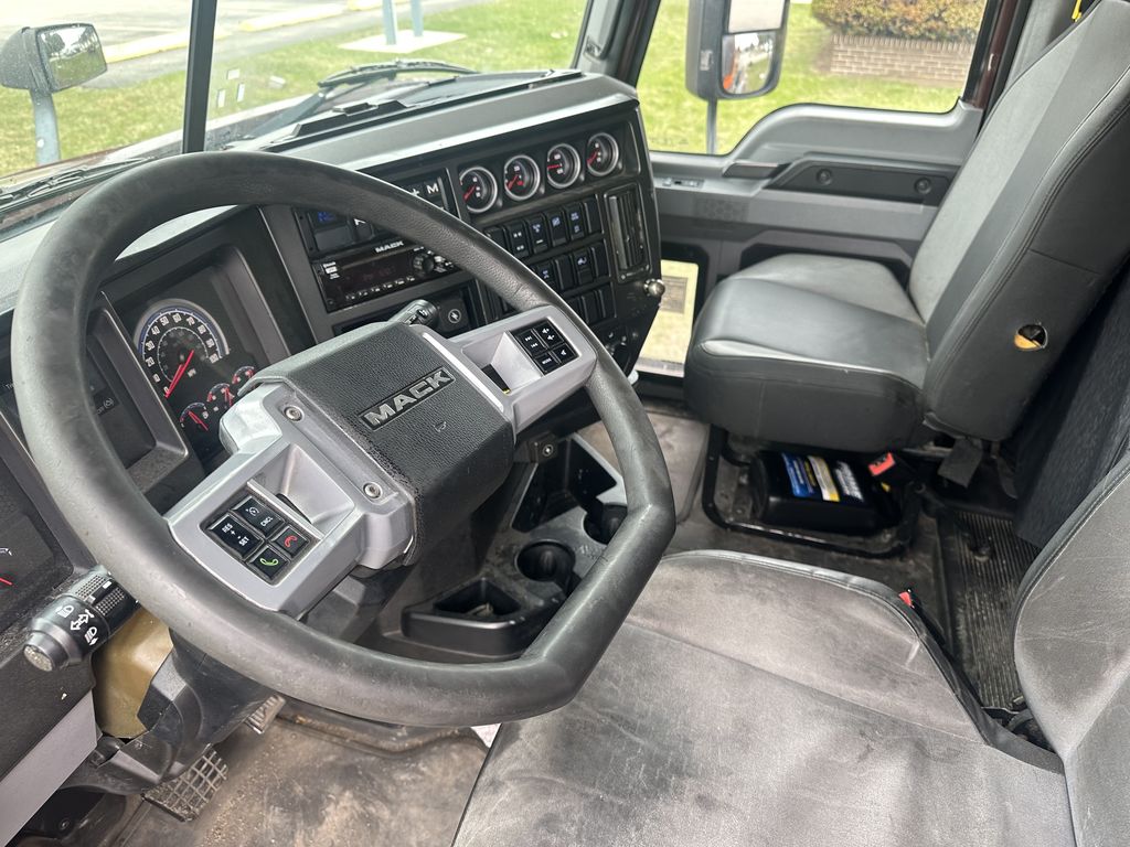 Slide images of 2019 MACK ANTHEM