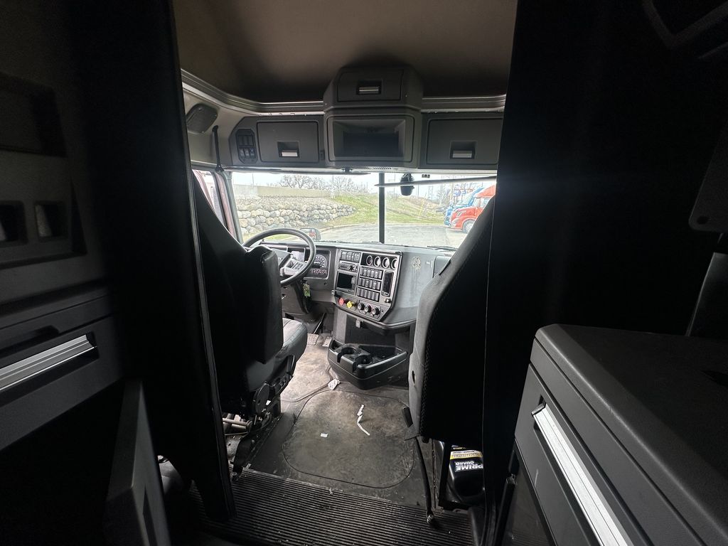 Slide images of 2019 MACK ANTHEM