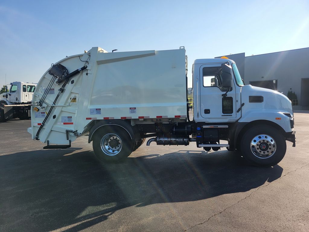 Slide images of 2025 MACK MD742