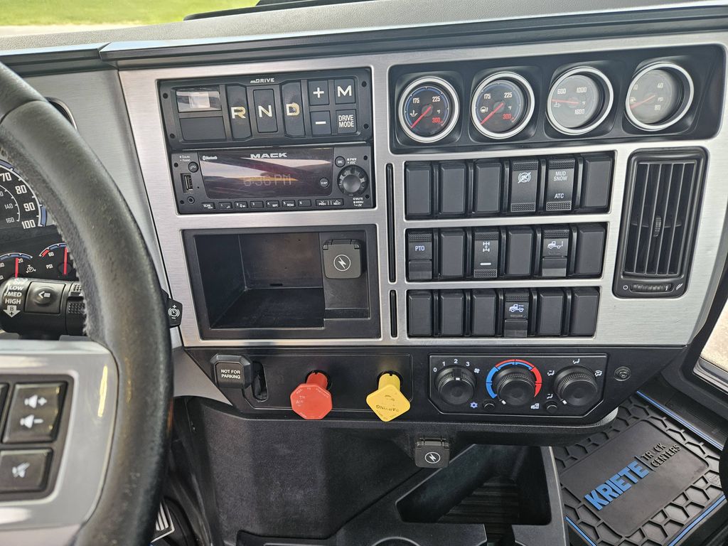 Slide images of 2022 MACK AN64T